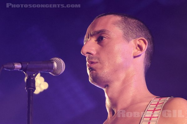 THE FAT WHITE FAMILY - 2022-08-20 - SAINT MALO - Fort de St Pere - 